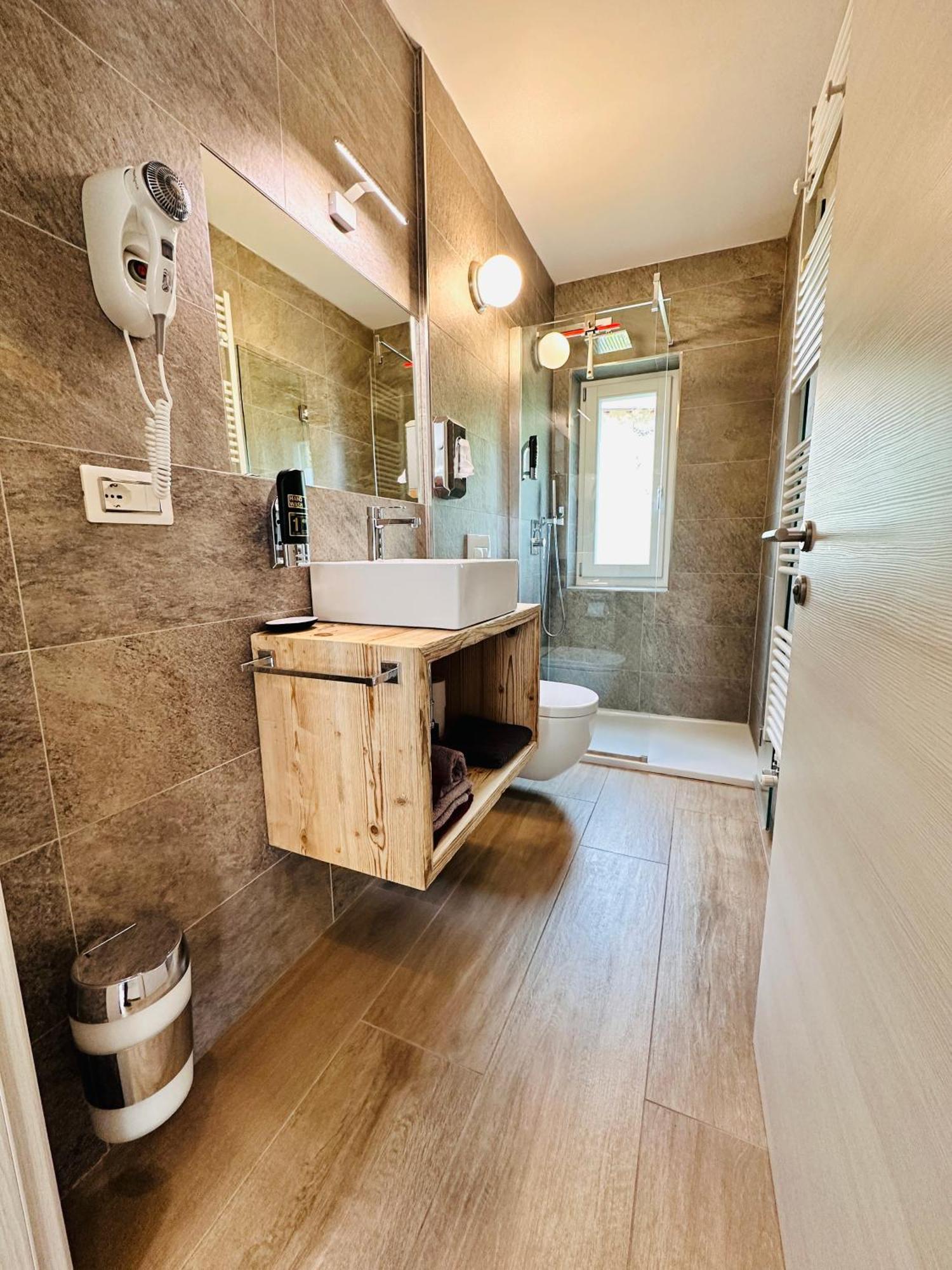 Casa Tosca - Holiday Home Torbole Sul Garda Екстериор снимка
