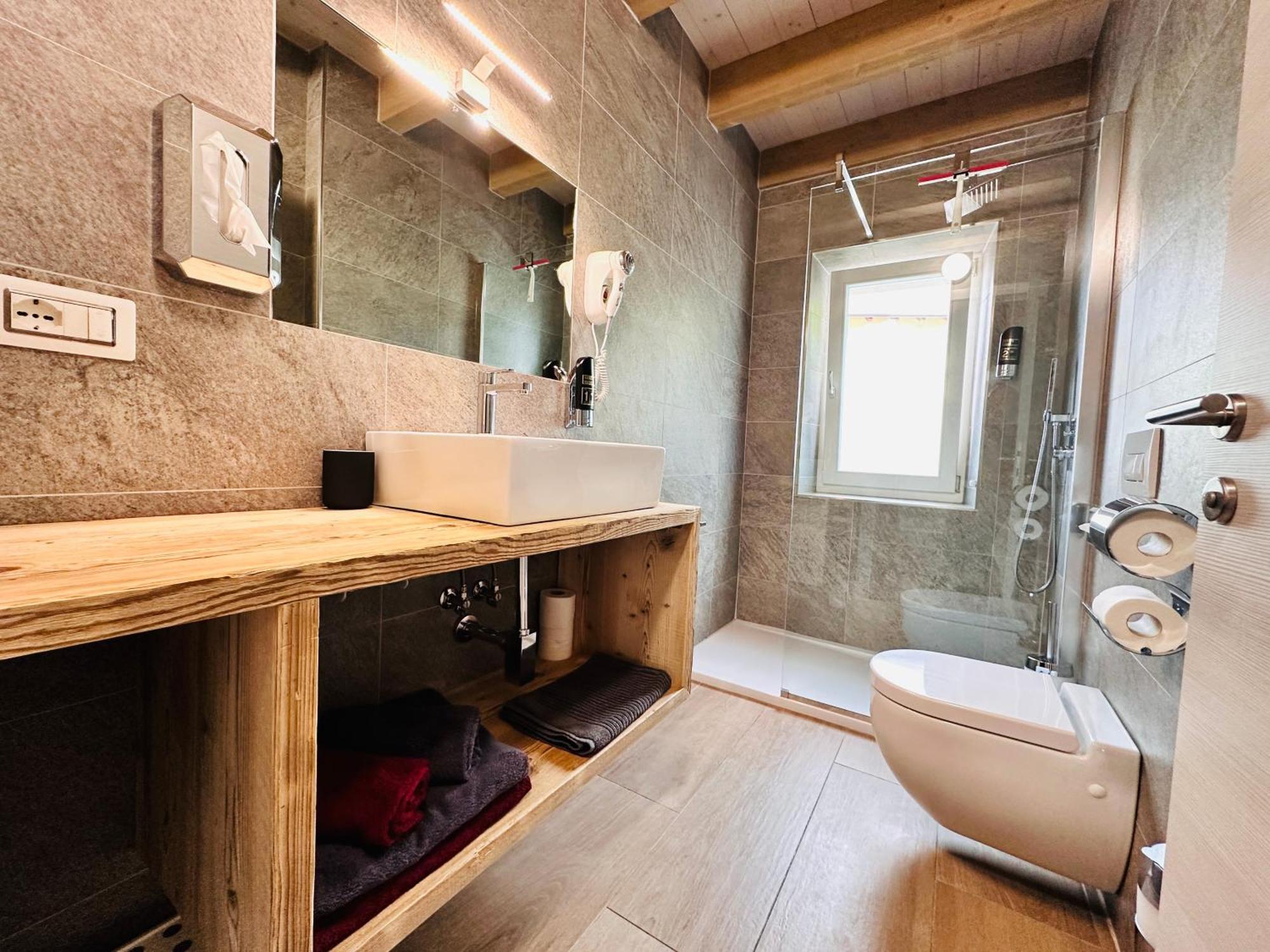 Casa Tosca - Holiday Home Torbole Sul Garda Екстериор снимка