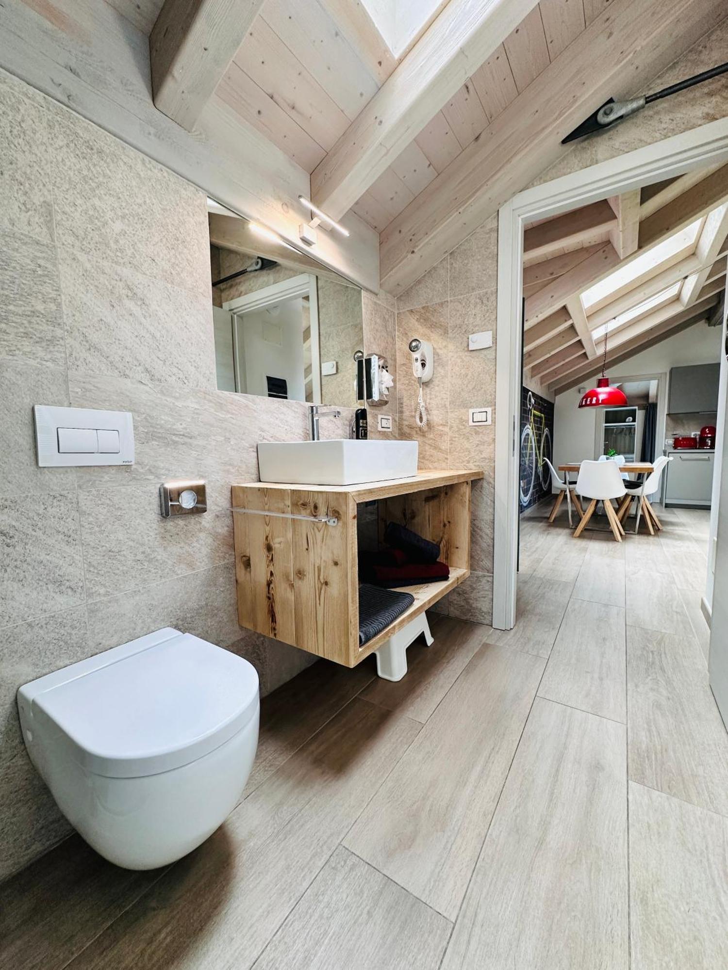 Casa Tosca - Holiday Home Torbole Sul Garda Екстериор снимка